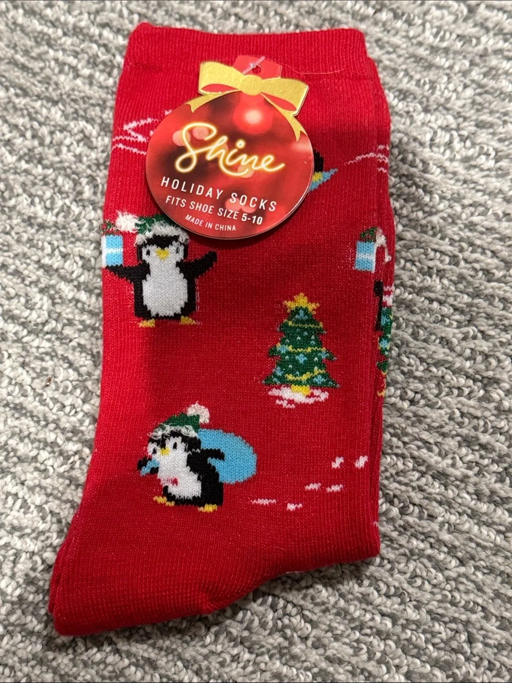 Kohl's Red Holiday Penguin Christmas Tree Socks